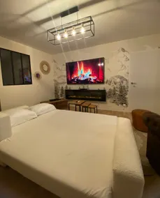 Exceptional Luxury Apartment w/Terrace & Parking - Image 4