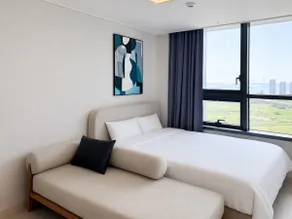 Check-out at 1pm! Rooftop pool, Incheon Bridge view, near the station - Image 4
