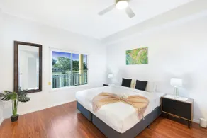 Zen Marina 1BR Bayview Private Balcony Modern - Image 2
