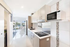 Zen Marina 1BR Bayview Private Balcony Modern - Image 5