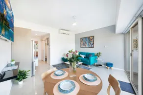 Zen Marina 1BR Bayview Private Balcony Modern - Image 4