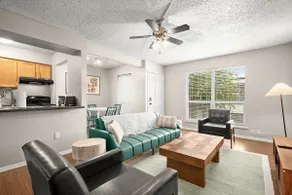 Hyde Park 1BR King Bed Near UT - Image 2