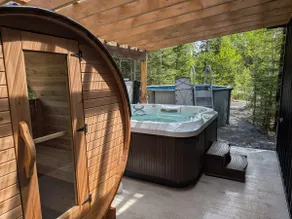 Dans Les Bois - Spa, sauna, private pool - Image 3