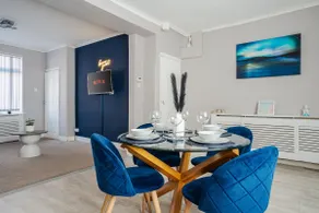 Stunning House Near Etihad Stadium & Co-Op Live - Image 1