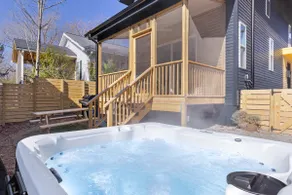 Luxury Hot Tub | 3BR Suites near Duke - Image 4
