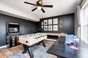 Hot Tub~Shuffleboard~Arcade~Spacious for Groups - Image 3