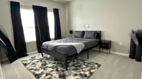 Quiet 3BR Stay King Bed Near Downtown - Image 5
