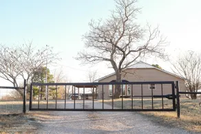 Alpaca Farmhouse - Image 3