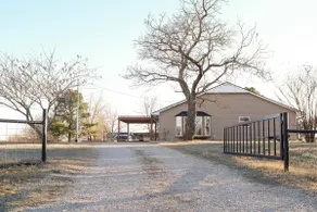 Alpaca Farmhouse - Image 4