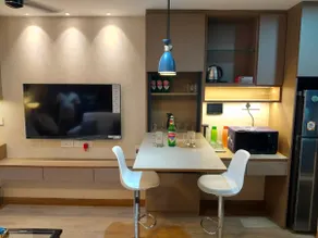 Sonya's Airport Luxury Top floor - 3 min drive_90 - Image 3