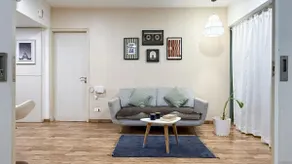 Luxe 2-BHK Near Airport | A/C – Quiet – Kitchen – Smart TV – Wi-Fi - Image 5