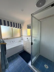 3BR Guesthouse w Sunroom Near Stanhope Leisure - Image 4
