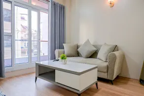 Serene2BHKAudacity apt withprivatepatio forsmoking - Image 2