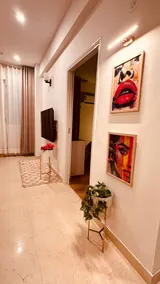 HomeyStays 3BHK Apartment with Lakeside Walk - Image 5