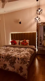 HomeyStays 3BHK Apartment with Lakeside Walk - Image 3