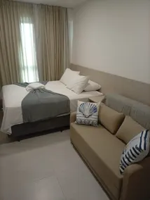 Studio with a queen-size bed, gym and pool in the building - Image 3