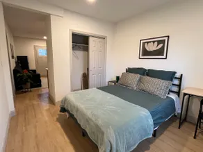 Bed+Living Room Apt with Private Entrance - Image 2