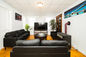 Modern 3BR | Walk to Clark Uni | FREE Parking 4/1 - Image 3