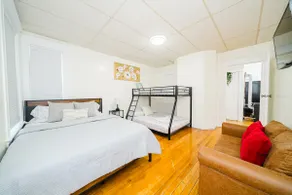 Modern 3BR | Walk to Clark Uni | FREE Parking 4/1 - Image 2