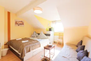 - Savanna Lodge Deluxe with Exclusive Design - Apartment 75sqm - Central Location - Terrace with View - Completely Renovated 2024 with Smart TV & Netflix - Separate Kitchen - Free Parking - Near Airport & Train - Image 3