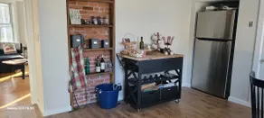 Renovated 2BR Apt -Sleeps 6, Free Pkng, Near Salem - Image 3