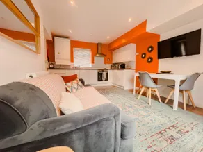 Cosy Apt|Sleep 4|Free parking|Station&Town|Flat 4 - Image 2