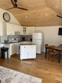 The Cozy Emerald Haven Retreat - Image 5