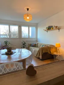 Large bright and comfortable 2-room apartment with parking - Image 5