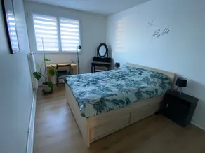 Large bright and comfortable 2-room apartment with parking - Image 3