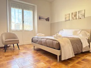 Spacious 4BR Suite & Prime Location and Comfort - Image 3