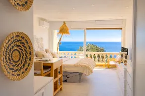 New – Stunning sea view – Calanques below - Image 2