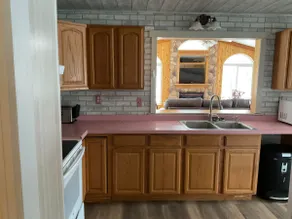 Rainy River Fishing Cabin Near Lake of the Woods - Image 2