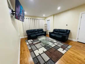 Cozy 2BR Apartment · Queen Beds · Washer & Dryer - Image 3