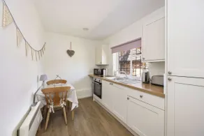 Peaceful guest house of 13th century cottage - Image 3