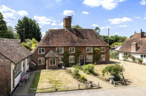 Peaceful guest house of 13th century cottage - Image 5