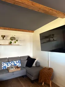 Remodeled & very private silo ranch. - Image 4