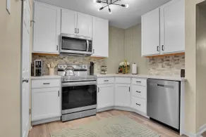 *NEW*Townhome w/ Parking, Fire Pit & Grill - Image 5