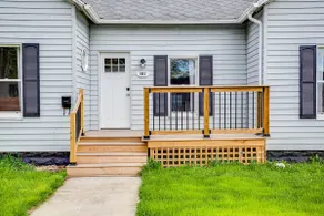 Steps to Journeyman*Cozy Stay*Fast Wi-Fi *Pets OK - Image 3