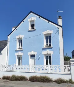 Sea view, beach 50m away, enclosed garden - Image 5