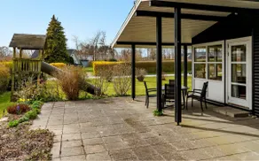 Peace and quiet on Bogø | Close to Møn | Fireplace, terrace, and starry skies - Image 5