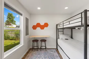 Grand Apple Tree House - Image 4