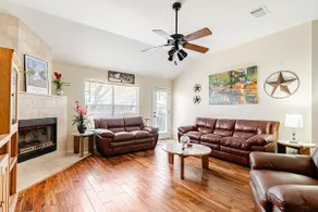 Local POOL~5Bed~Sunroom/Gym/Garage/Backyard~Austin - Image 2
