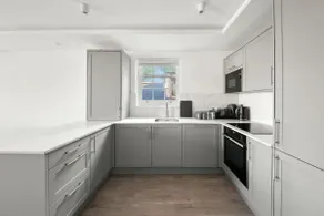 Luxury 1BR Modern Flat in London W7 with Terrace & Private Parking - Image 4