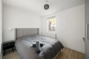Luxury 1BR Modern Flat in London W7 with Terrace & Private Parking - Image 3