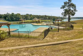 Lake house in Hilltop Golf with pool & watercraft - Image 2