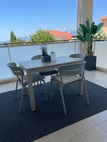 Architect's studio with panoramic views and pool - Image 2