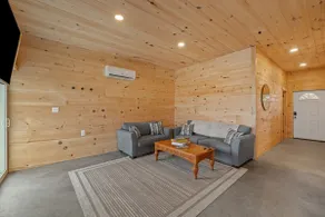 Dock Holiday - Image 5