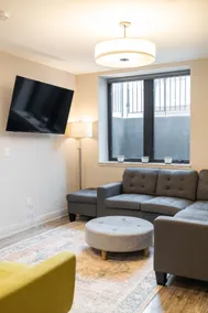 Stadium Suites · Private 3BR · Ann Arbor U-M - Image 2