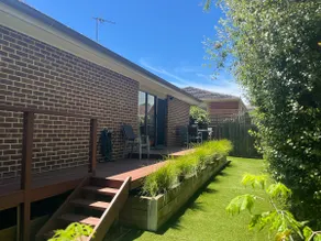 Your Leafy Ivanhoe Retreat - Image 5