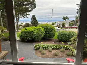 Large ocean view family retreat - Image 2